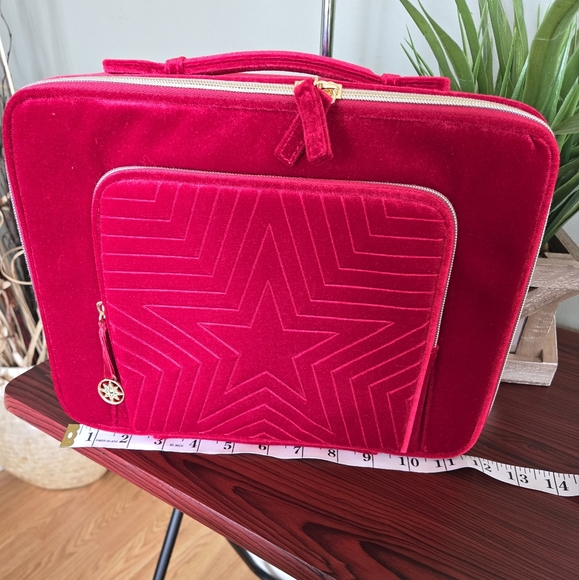 Estee Lauder Cosmetic Bag Red Velvet - Picture 5 of 7
